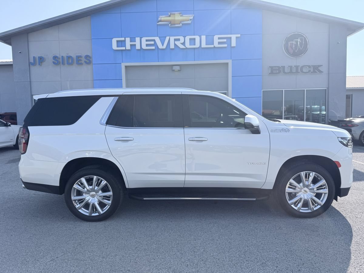 Used 2024 Chevrolet Tahoe High Country RWD image 3