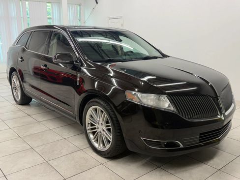 Used 2013 Lincoln MKT AWD image 1