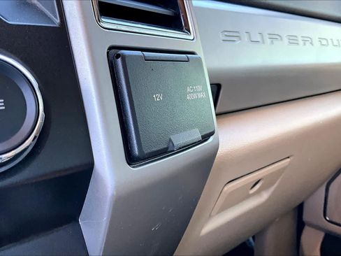 Used 2020 Ford F250 Lariat w/ Lariat Value Package image 33