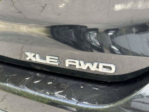 Certified 2020 Toyota Highlander XLE AWD/4WD image 10