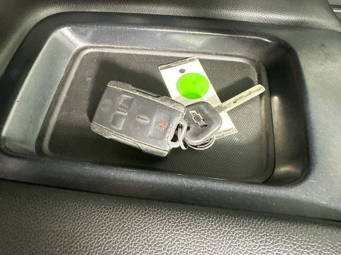 Used 2018 Chevrolet Silverado 1500 LT image 39