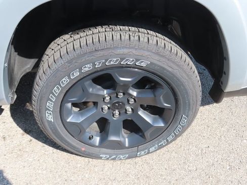 New 2026 RAM 1500 4x4 Crew Cab image 15