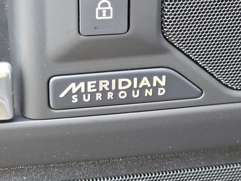 New 2026 Land Rover Defender 130 X-Dynamic SE AWD/4WD image 8