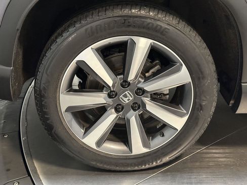 Certified 2024 Honda Pilot Touring image 16