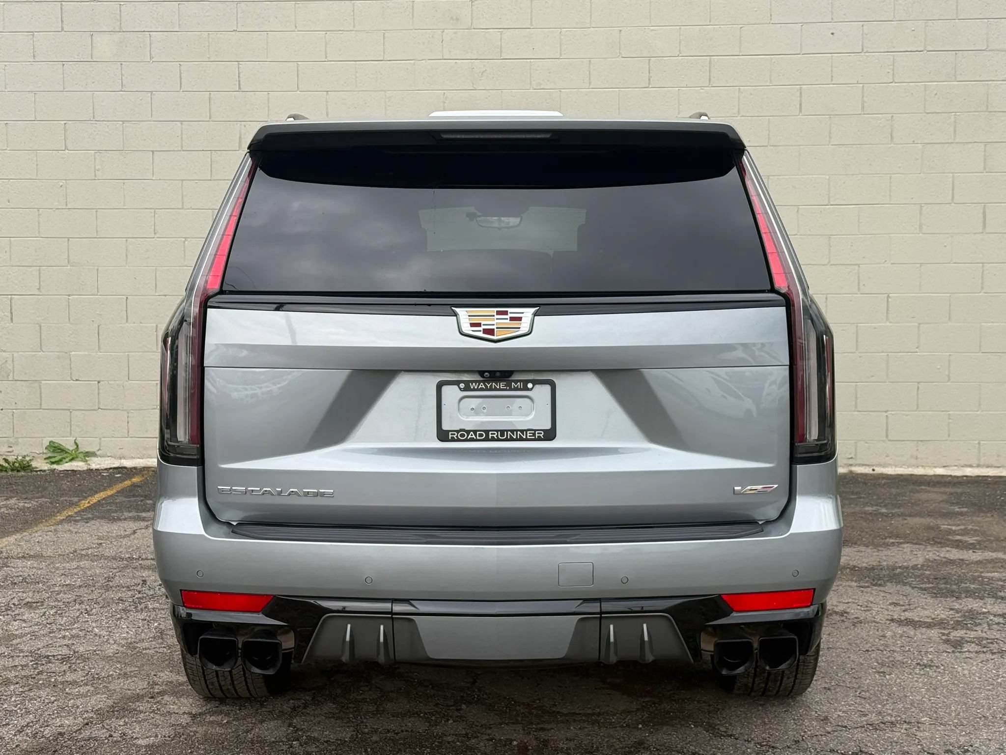 Used 2023 Cadillac Escalade V AWD/4WD image 9