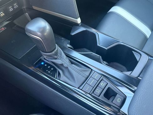 Used 2025 Toyota Camry SE image 38