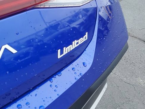 Certified 2025 Hyundai Elantra Limited FWD image 7