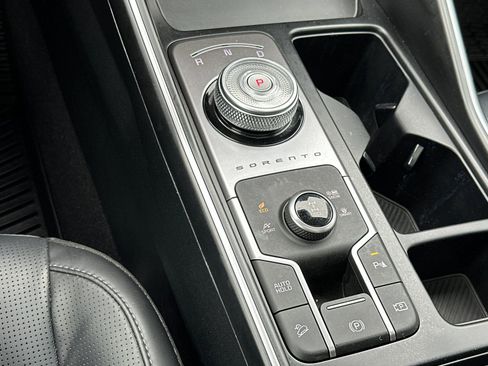 Used 2025 Kia Sorento EX image 21