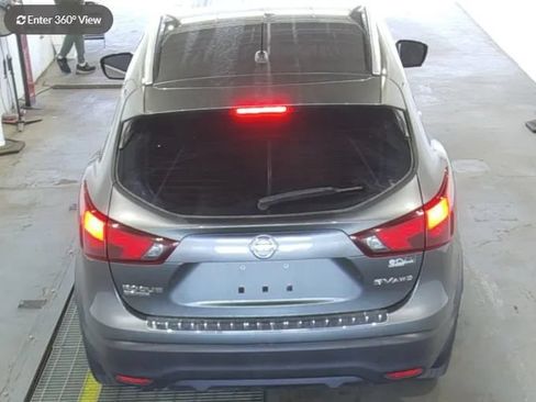 Used 2018 Nissan Rogue Sport SV w/ SV Technology Package AWD/4WD image 3