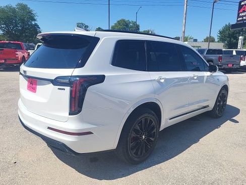 Used 2024 Cadillac XT6 Sport w/ LPO, ONYX Package AWD/4WD image 12