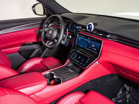 Used 2025 Maserati Grecale GT AWD/4WD image 14