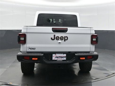 New 2025 Jeep Gladiator Mojave image 9