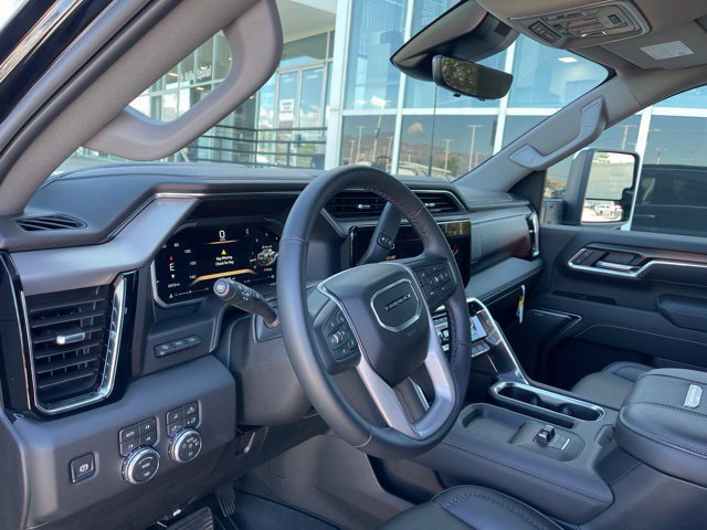 Certified 2026 GMC Sierra 3500 Denali w/ Denali Reserve Package AWD/4WD image 7
