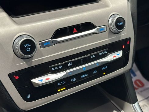 Used 2023 Ford Explorer XLT w/ Equipment Group 202A image 21