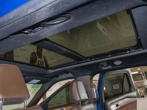 Used 2021 Ford Explorer King Ranch w/ Premium Technology Package image 14