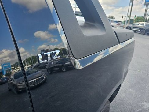 Used 2007 Chevrolet Avalanche LTZ w/ LTZ Preferred Equipment Group RWD image 10