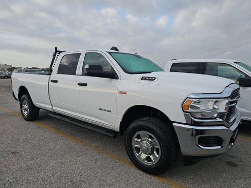 Used 2021 RAM 2500 Tradesman w/ Chrome Appearance Group image 4