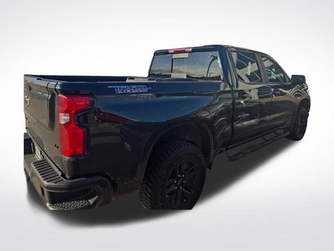 Used 2021 Chevrolet Silverado 1500 LT Trail Boss w/ Convenience Package II AWD/4WD image 2