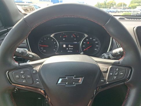 Certified 2024 Chevrolet Equinox RS FWD image 19