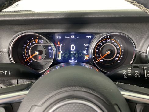 Used 2019 Jeep Wrangler Unlimited Sahara w/ Quick Order Package 24M Moab AWD/4WD image 22