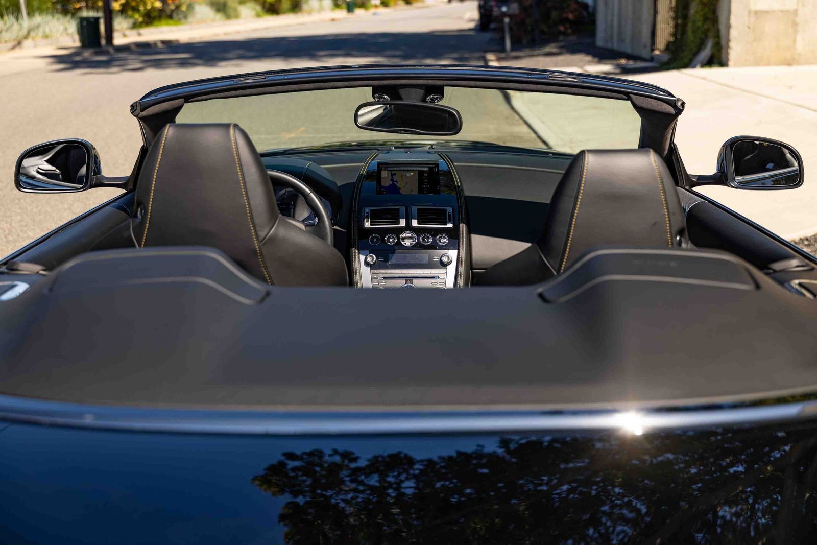 Used 2013 Aston Martin DB9 Volante RWD image 19