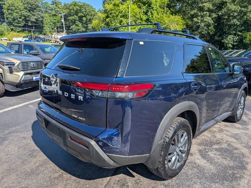Used 2024 Nissan Pathfinder SV AWD/4WD image 7