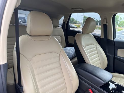 Used 2018 Ford Edge SEL w/ Equipment Group 201A FWD image 8