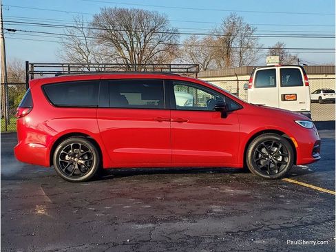 New 2026 Chrysler Pacifica Limited w/ S Appearance Package image 18