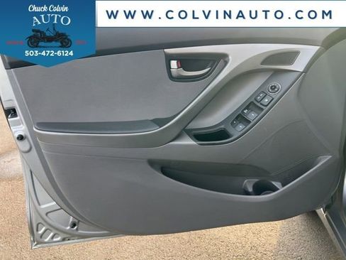 Used 2015 Hyundai Elantra SE image 14