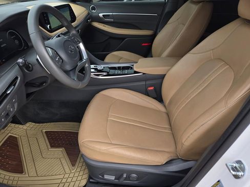 Used 2022 Hyundai Sonata Limited w/ Preferred Accessory Package image 17