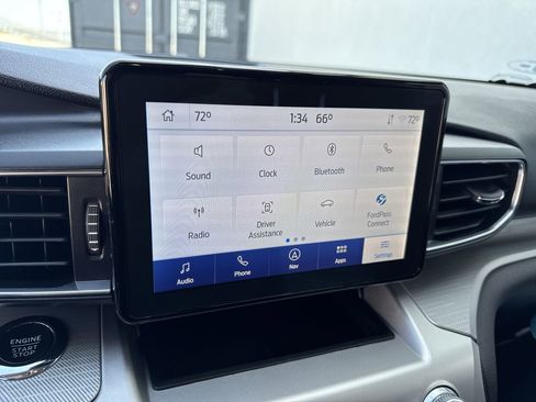 Used 2022 Ford Explorer XLT w/ Equipment Group 202A image 13