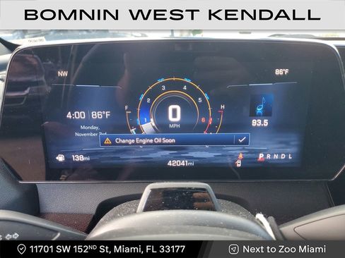 Used 2024 Chevrolet Traverse RS image 32