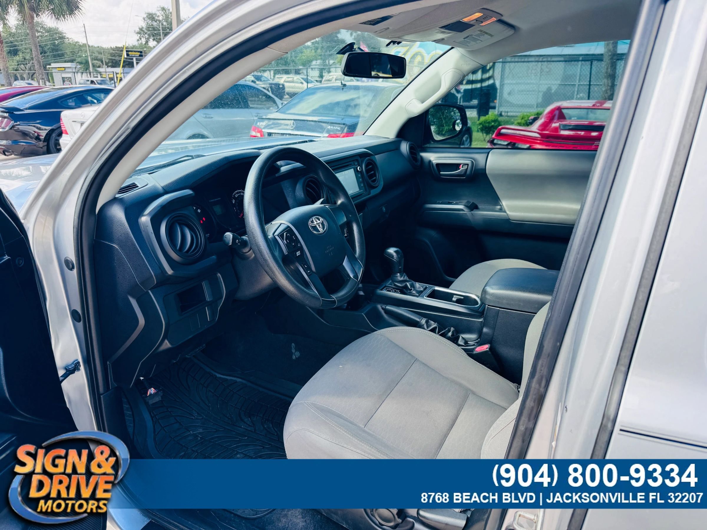 Used 2016 Toyota Tacoma SR w/ Exterior Package RWD image 5
