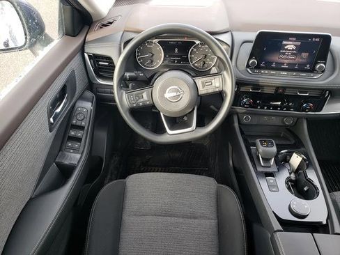 Used 2022 Nissan Rogue SV image 16