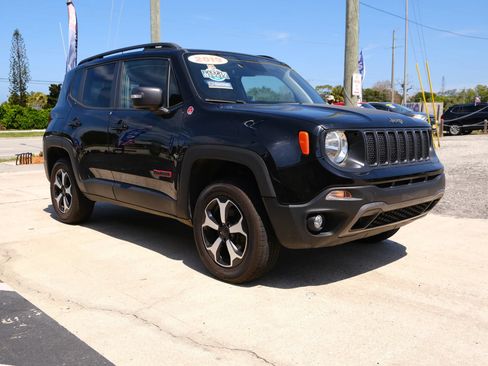 Used 2019 Jeep Renegade Trailhawk AWD/4WD image 3