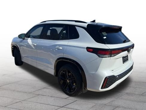 Used 2025 Volkswagen Tiguan SE R-Line image 4