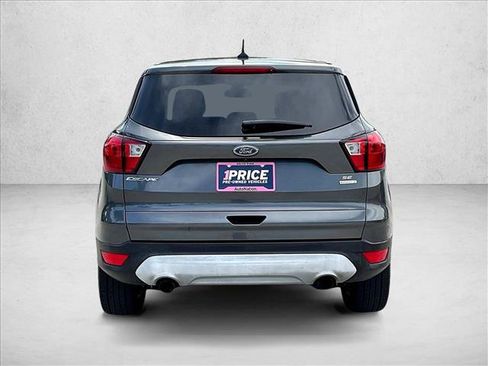 Used 2019 Ford Escape SE FWD image 4