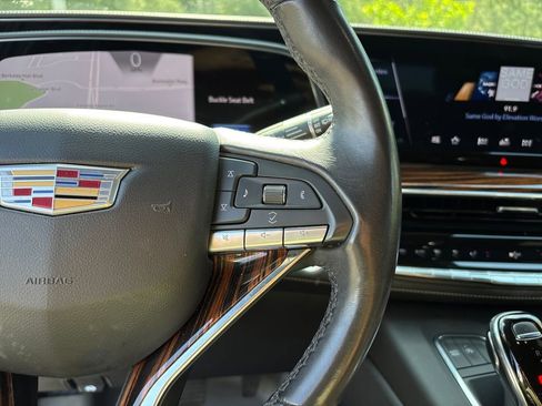 Used 2021 Cadillac Escalade Luxury AWD/4WD image 15