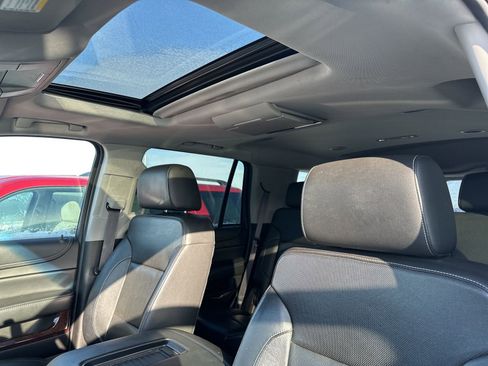 Used 2017 GMC Yukon SLT image 5