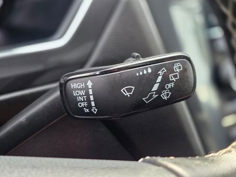 Used 2024 Volkswagen Tiguan Wolfsburg Edition image 43