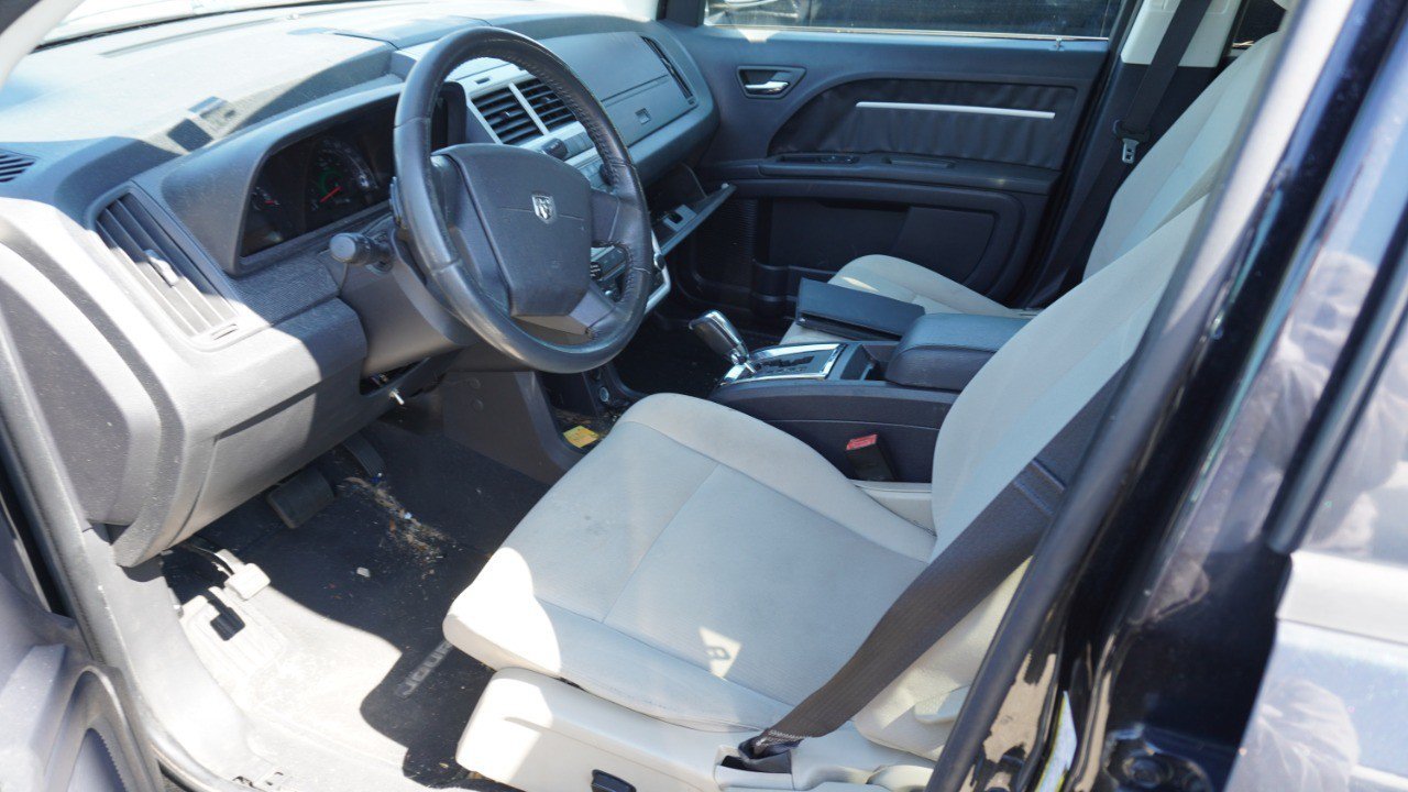 Used 2010 Dodge Journey SXT w/ Flexible Seating Group FWD image 9