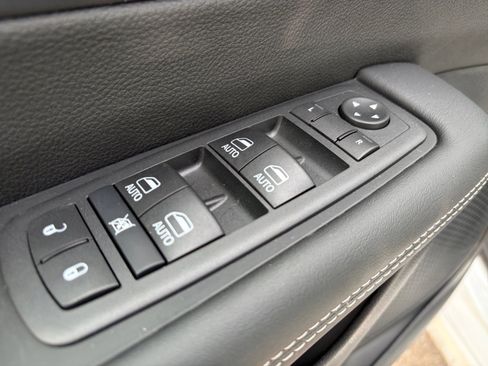 New 2026 Chrysler Pacifica Select image 16