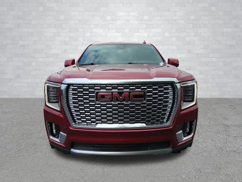 Used 2024 GMC Yukon Denali w/ Advanced Technology Package AWD/4WD image 11