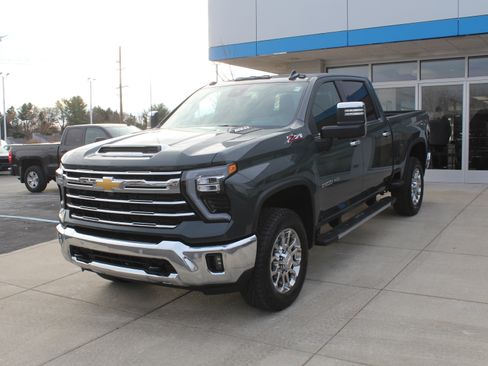 New 2026 Chevrolet Silverado 2500 LTZ w/ LTZ Premium Package image 7