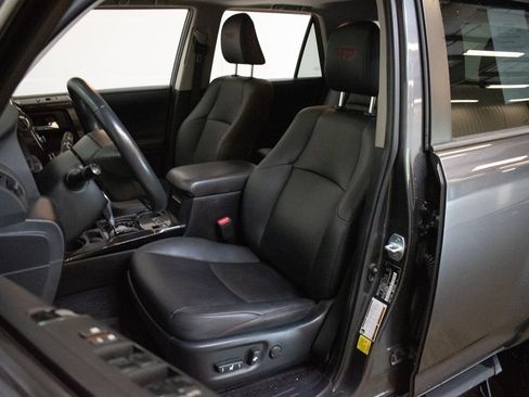 Used 2021 Toyota 4Runner TRD Off-Road Premium w/ Moonroof Package AWD/4WD image 21