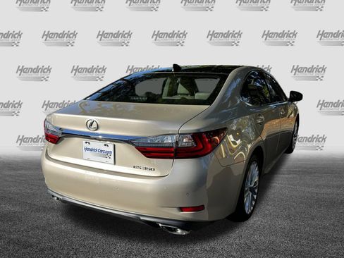 Used 2018 Lexus ES 350 w/ Luxury Package w/Wood Trim FWD image 9