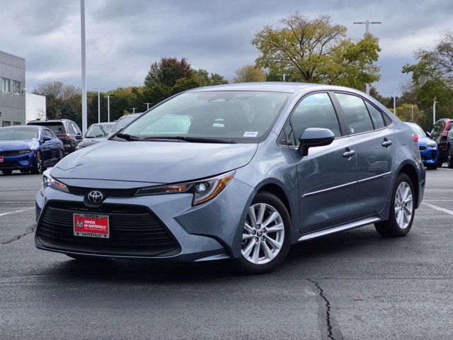 Used 2025 Toyota Corolla LE w/ LE Premium Package FWD image 2