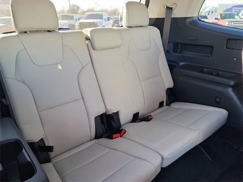 New 2025 Kia Telluride EX image 18