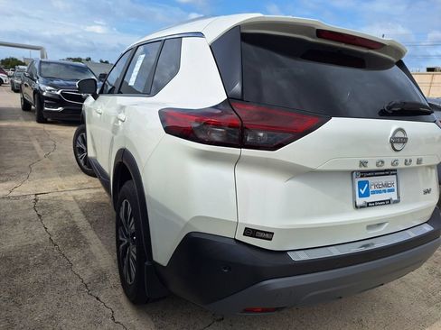 Used 2023 Nissan Rogue SV w/ SV Premium B Package FWD image 6