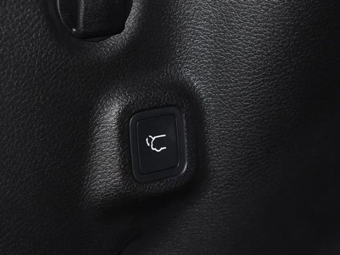 New 2026 Jeep Compass Limited image 32